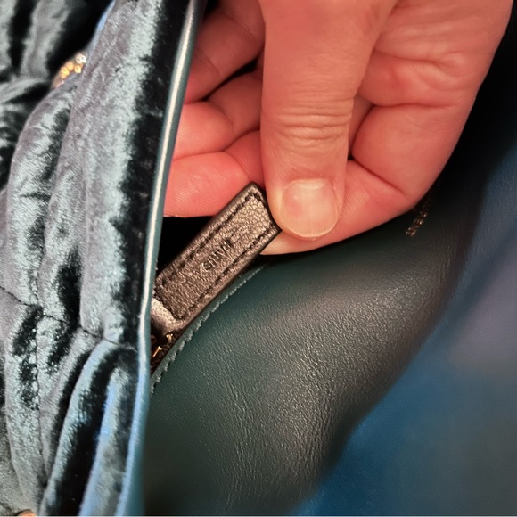 YSL emerald green velvet bag. Small - Picture 7 of 16